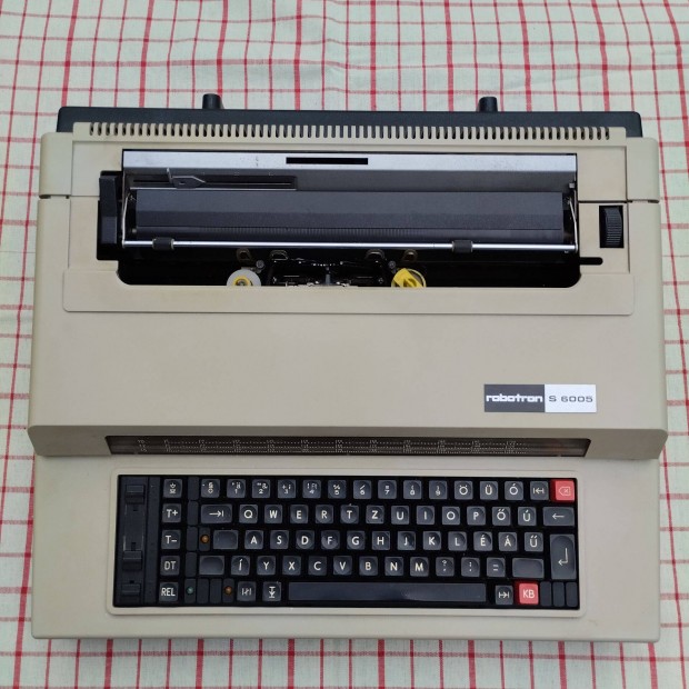 Eladó Robotron S 6005-ös elektromos Írógép, Táskaírógép