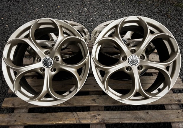 Elad Rolo Goldline R18 - 5x110 alufelni