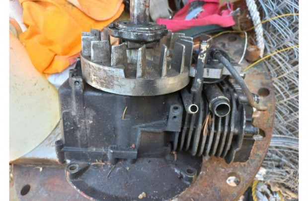 Eladó Rotációs kapa Briks motor hiányosan