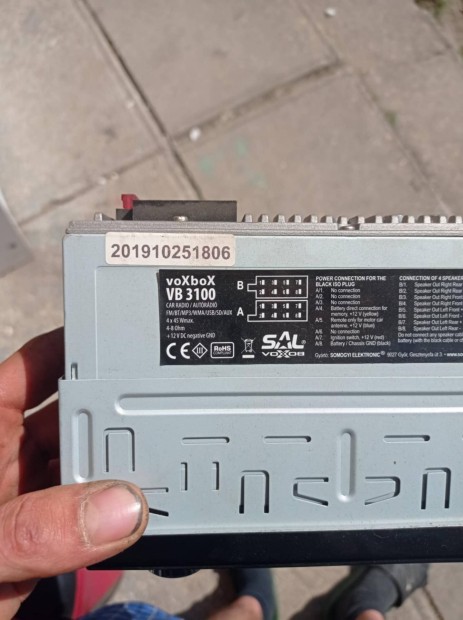 Eladó SAL Voxbox 3100 autós rádió