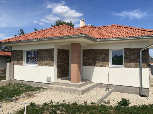 Eladó Ságváron új építésű családi ház