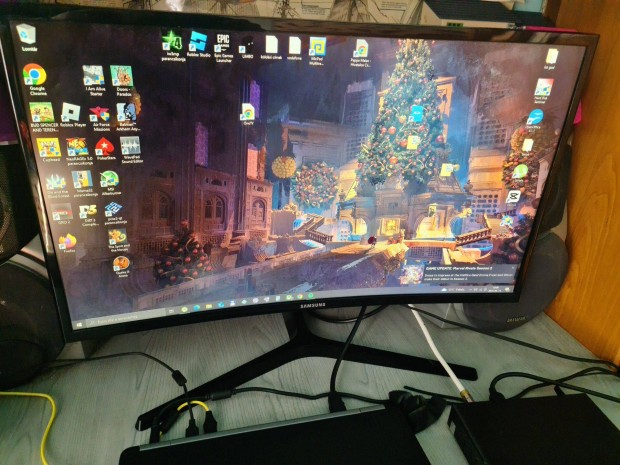 Eladó Samsung 27 colos Fullhd Ívelt monitor