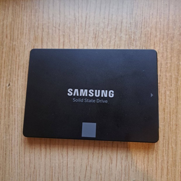 Elad Samsung 2.5 870 Evo 500GB SSD Balatonalmdiban