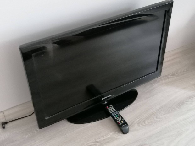 Elad Samsung 82cm-es tv