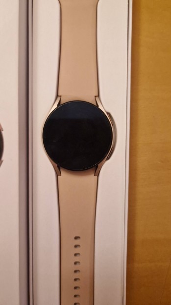 Elad Samsung Galaxy Watch4 okosra 40mm.