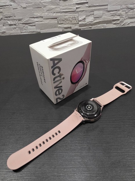 Eladó Samsung Galaxy Watch Active 2 40mm okosóra