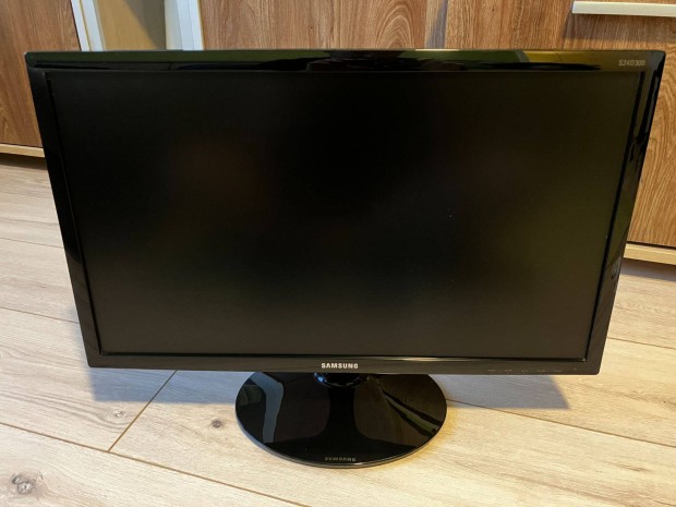 Eladó Samsung S24D300 24" monitor