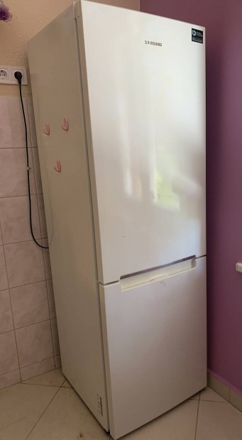 Eladó Samsung hűtő szekrény, alsó fagyasztós