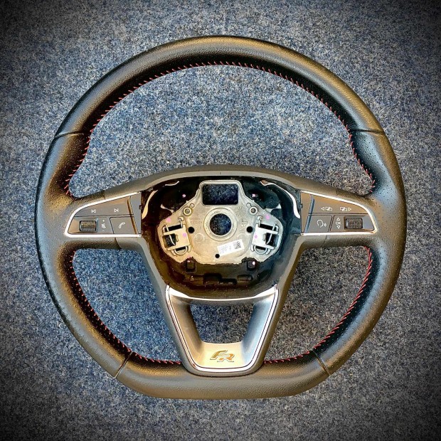 Elad Seat P1-es Leon Toledo Arona FR sport kormny.Bp/posta