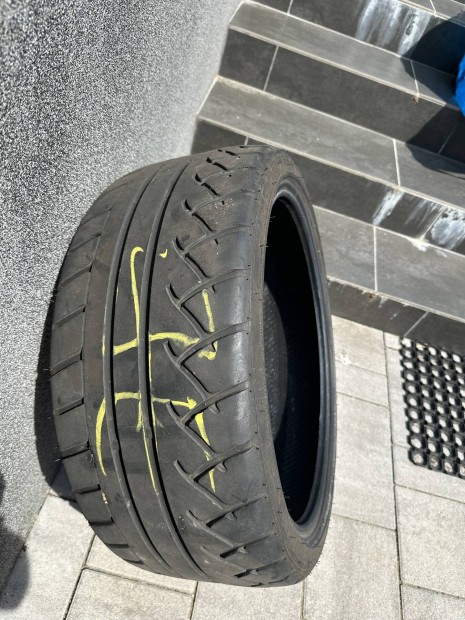 Eladó Semi-Slick Westlake Sport Rs nyári gumiszert 19"