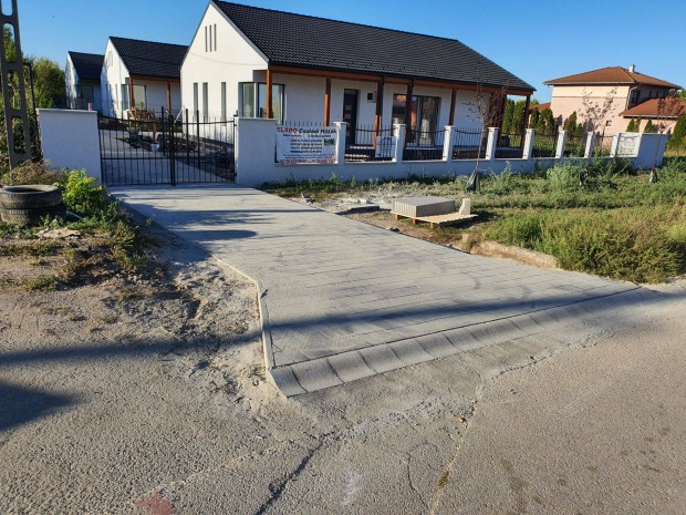 Elad� Si�fok Csal�di h�z -nyaral�