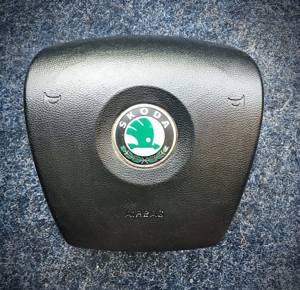 Eladó Skoda II. Fabia Octavia Superb kormány légzsák. Bp/posta