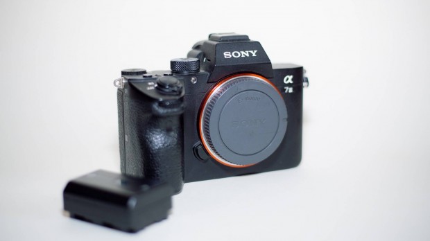 Eladó Sony A7III ajándék Smallrig cage