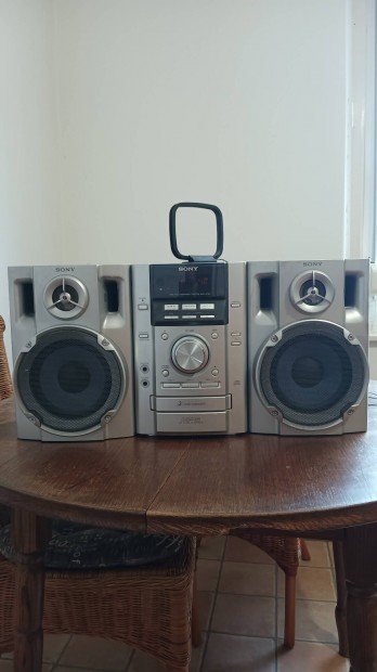 Eladó Sony rádió hifi