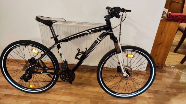 Elad Specialized Hardrock 26"-os alu kerkpr 43-as vzmrettel