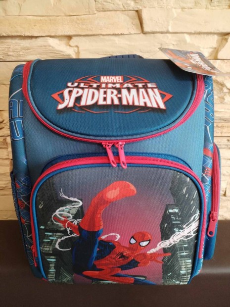 Elad Spiderman Pkember teljesen j cmks ergonomikus iskolatska! 