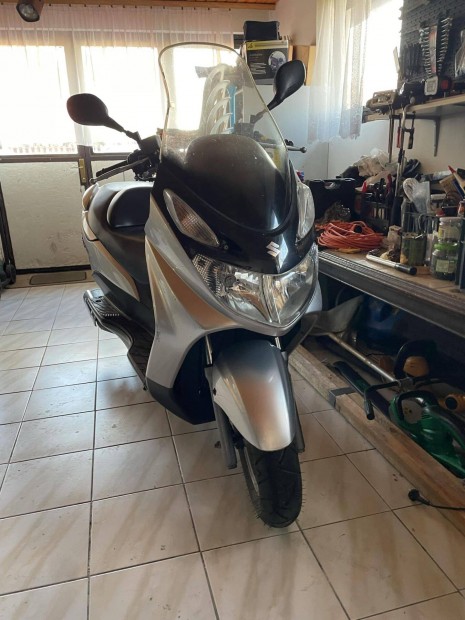 Eladó Suzuki Burgman UH150