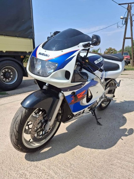 Elad Suzuki Gsxr Srad 600 bontott alkatrszek 