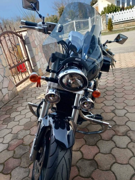 Elad� Suzuki Intruder