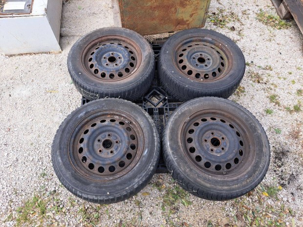 Elad Suzuki SX4 S-Cross Vitara felni szett tli gumikkal 205/60 R16