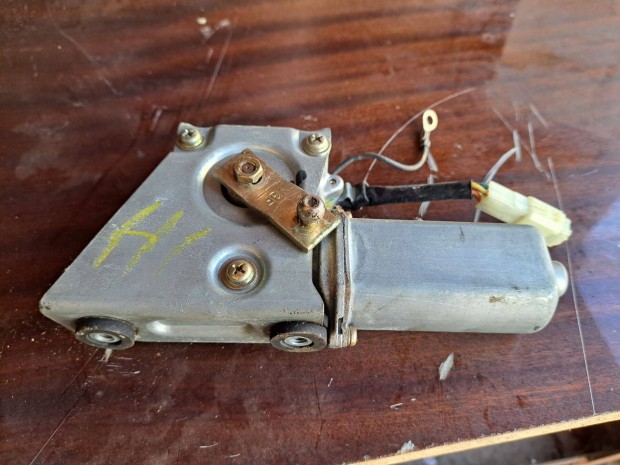 Eladó Suzuki Swift hátsó ablaktörlőmotor / ablaktörlő motor wm-4206-1S