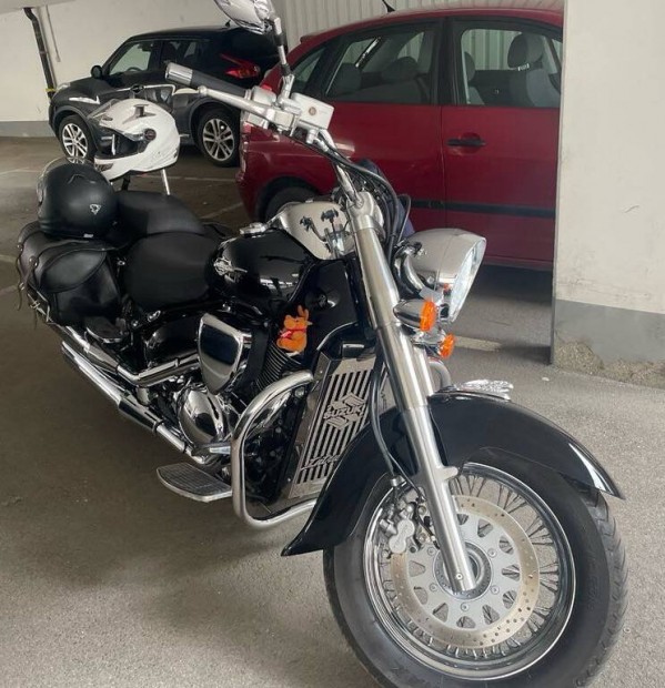 Elad Suzuki VL 800