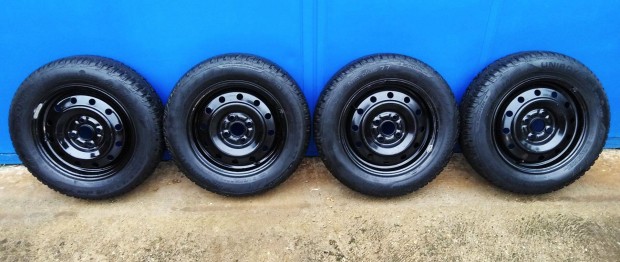 Elad Suzuki tli kerekek 165/70 R14 Gumikkal