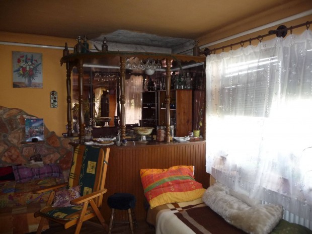 Eladó Szerencsen 857 nm-es telken, 155 nm-es, 5 szobás ingatlan