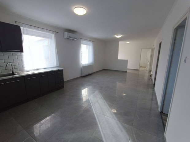 Elad� Szigetszentmikl�si h�z