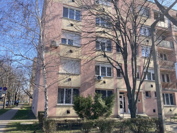 Elad� Szolnokon egy k�t szob�s lak�s