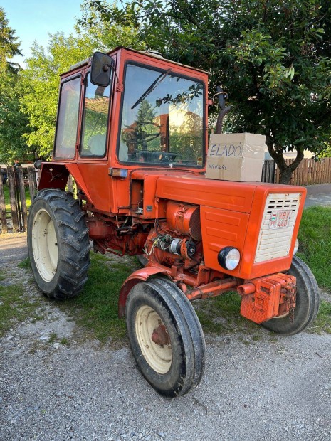 Elad T25 traktor