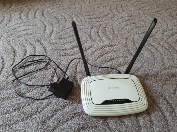 Elad TP-Link 300 Mbps router (TL-WR841N)