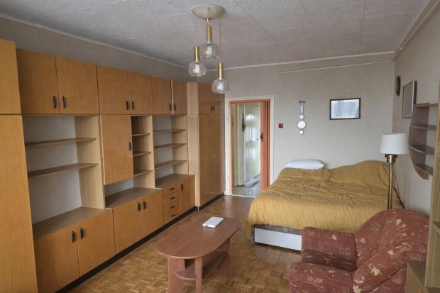 Elad� Tapolca v�rosk�zpontj�ban egy 52 m2-es, 4. emeleti, erk�lyes lak