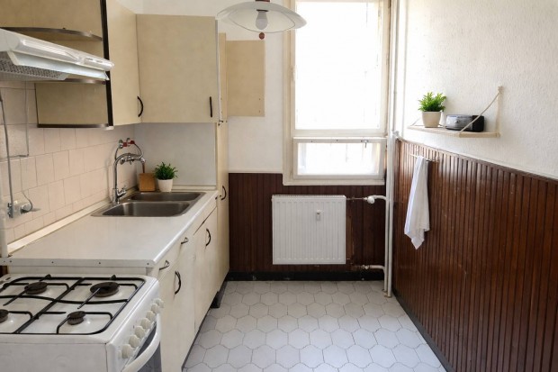 Elad� T�gla Lak�s Lakatos Lak�telep