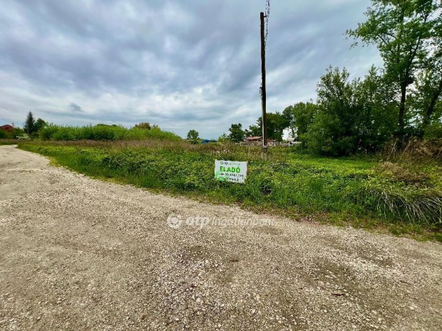 Eladó Telek, Ásványráró