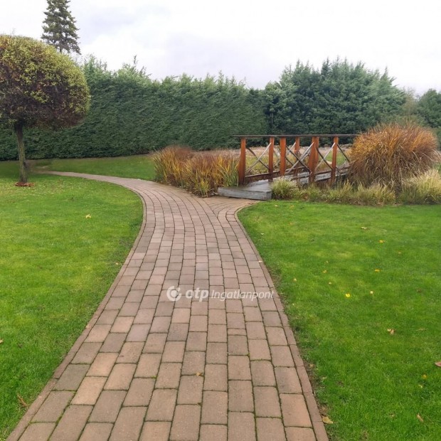 Elad� Telek, Budapest 16. ker.