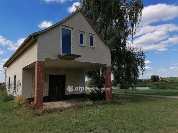 Eladó Telek, Ceglédbercel