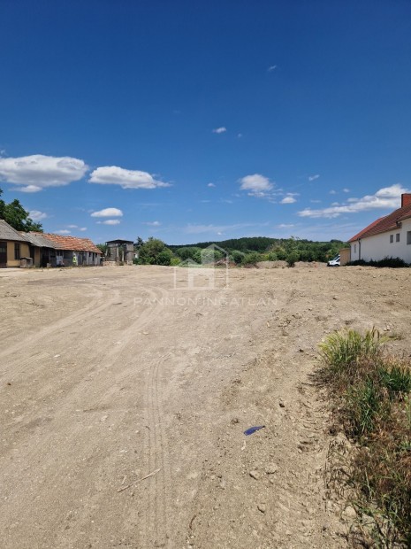 Elad� Telek, Csaj�g 34.000.000 Ft