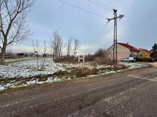 Elad� Telek, �sk� 9.900.000 Ft