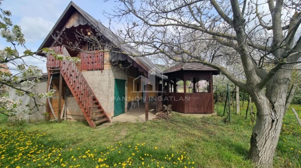 Elad� Telek, Soml�jen� 12.400.000 Ft