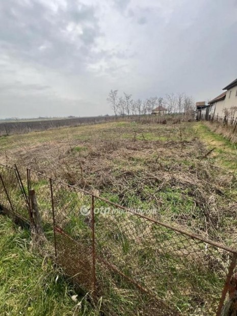 Eladó Telek, Tápiógyörgye