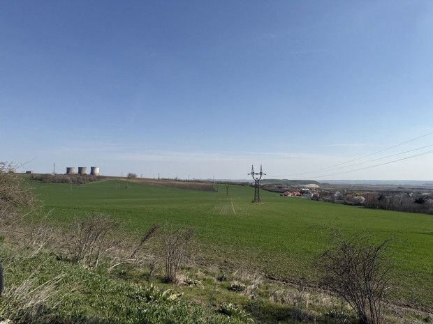 Elad� Telek, V�rpalota 250.000.000 Ft