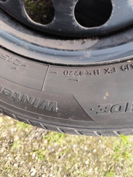Eladó Téligumi 215/60/16