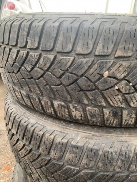 Elad Teljes tli gumiszett 205/60/R16