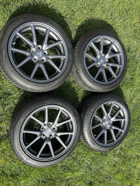 Eladó Tesla Model3 Fl télikerék garnitúra