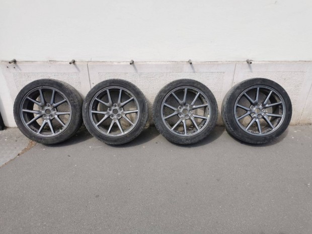 Eladó Tesla Model 3 18-as gyári alu felni