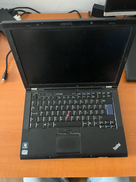 Elad Thinkpad E14!