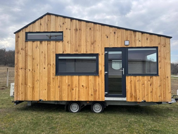 Elad� Tiny Hause