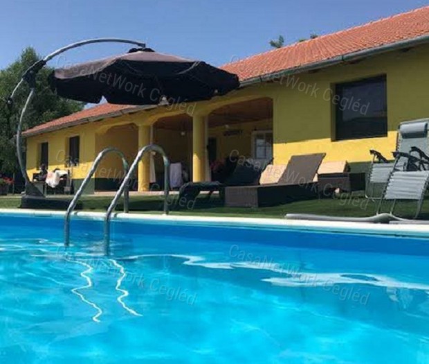 Elad� T�k�letes Tanya Nagyk�r�s�n.