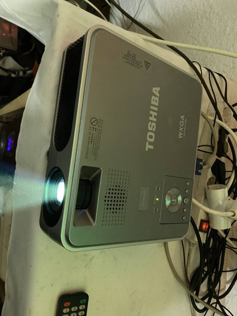 Eladó Toshiba Projector